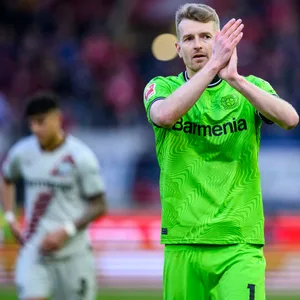 Lukas Hradecky.