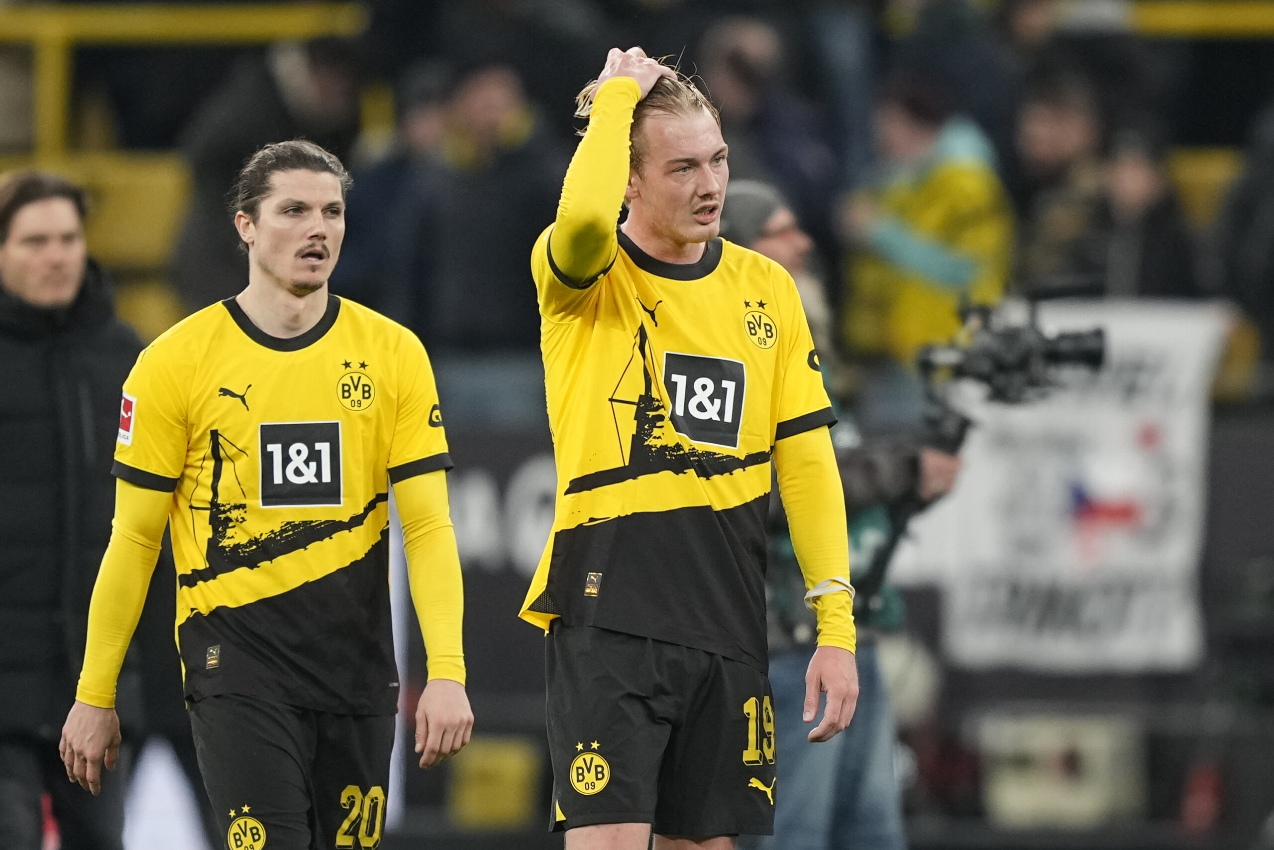 Julian Brandt und Marcel Sabitzer nach der Niederlage gegen Hoffenheim.