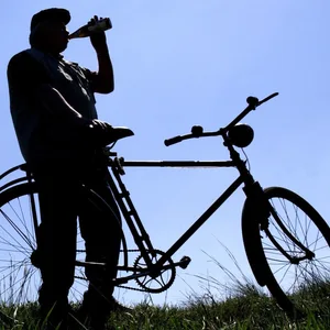 In Schlangenlienen durch Heide – Polizei zieht Radfahrer mit 3,2 promille aus dem Verkehr