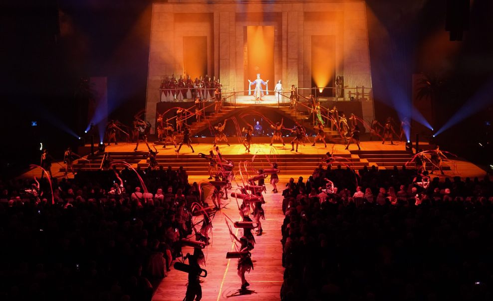 Gigantisches Spektakel für Augen und Ohren: „Aida“ in der Barclays-Arena.