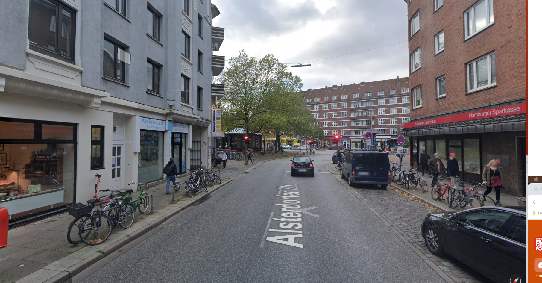 Die Alsterdorfer Straße im Bereich des Winterhuder Marktplatzes.