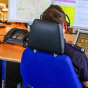 In Alsterdorf: Feuerwehrmann unterstützt werdenden Vater bei der Geburt seiner Tochter per Telefon