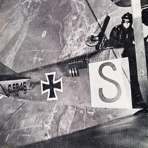 Das aufregende und gefährliche Leben eines Luftbeobachters im Ersten Weltkrieg. Von solchen Flugzeugen aus macht Walter Heinsen damals Aufnahmen von feindlichen Stellungen.