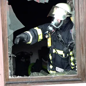 Feuer in Wohnlaube in Rothenburgsort – schwer verletzter Besohner gerettet