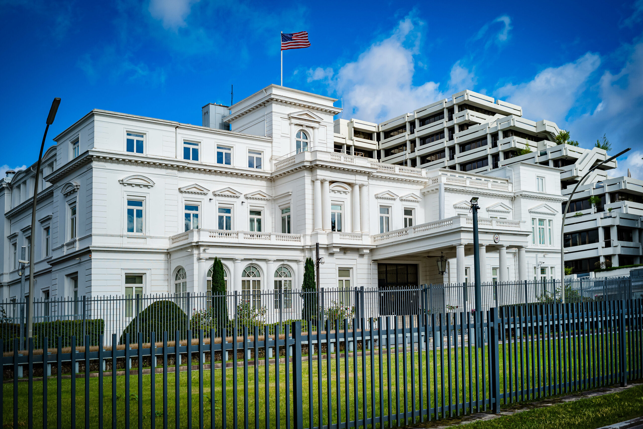 Aus dem ehemaligen Generalkonsulat der USA (Archivbild) an der Alster in Hamburg wird ein Hotel.
