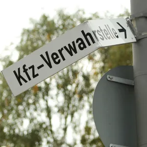 Es gibt wirklich beliebtere Orte in Hamburg als den „Autoknast“, der offizell Kfz-Verwahrstelle heißt.