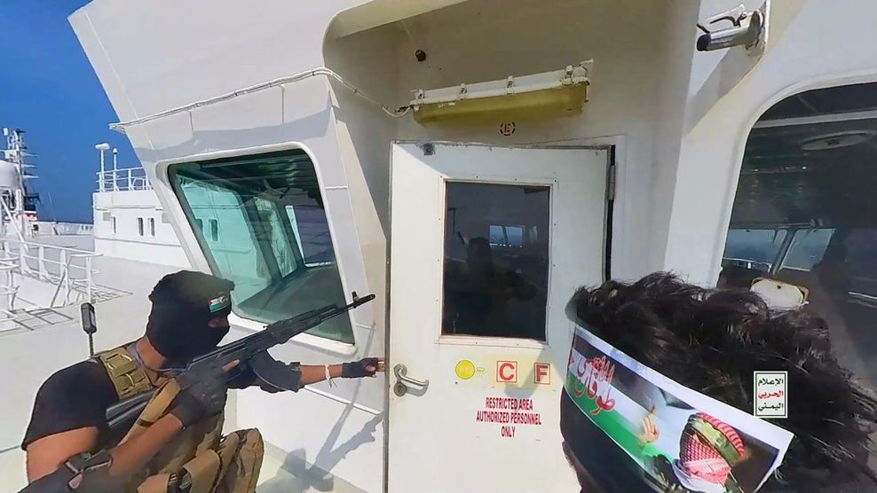 Die bewaffneten Terroristen auf dem Schiff „Galaxy Leader“