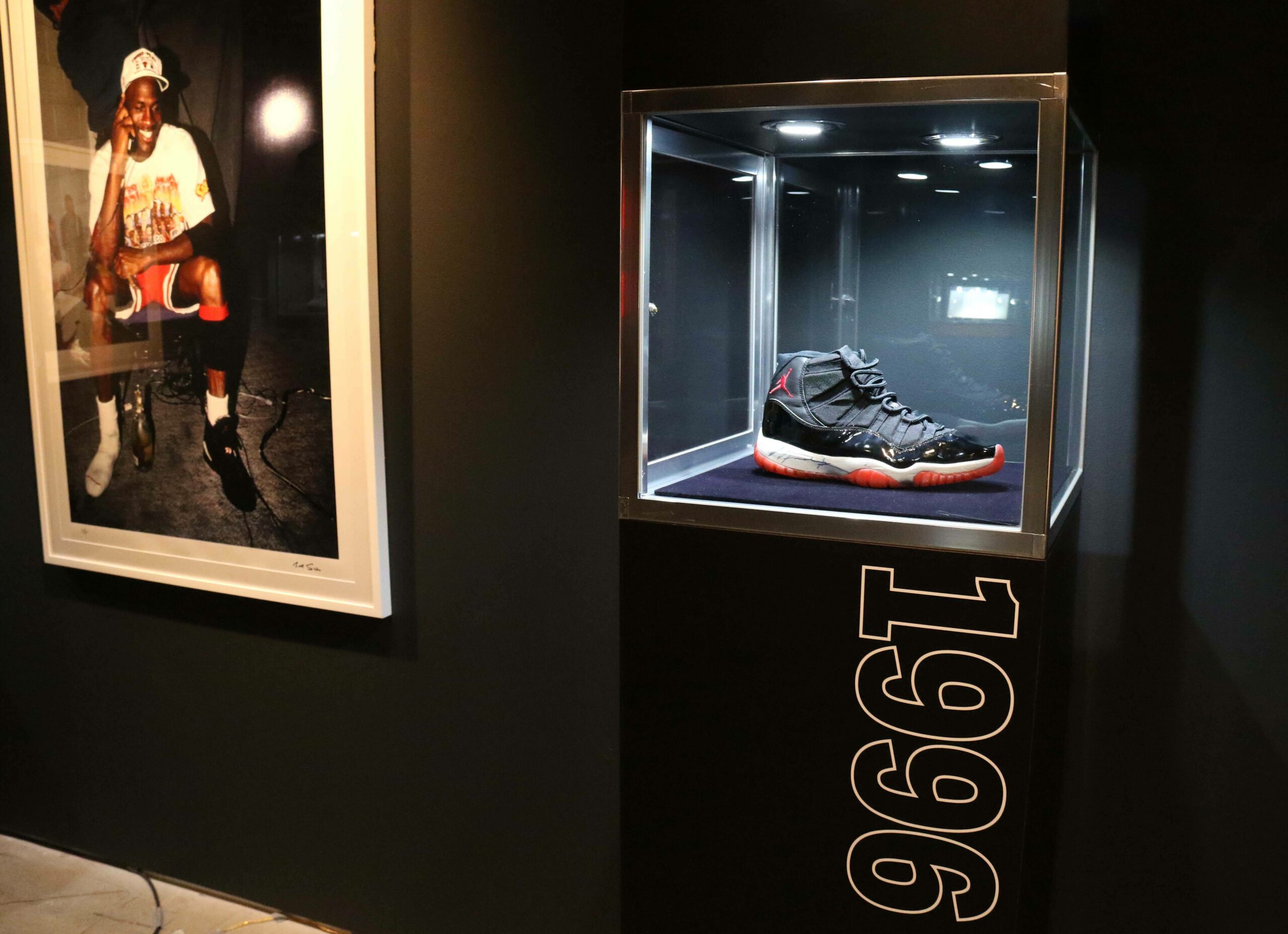 Michael Jordans Schuhe der 1996er Meisterschaft wurden versteigert.