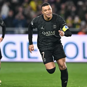 Kylian Mbappé jubelt nach einem Tor.