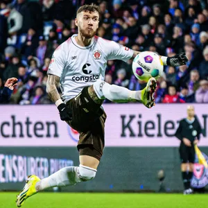 Marcel Hartel schoss in Kiel das 2:0 für St. Pauli.