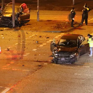 Zwei Fahrzeuge waren an dem Unfall beteiligt.