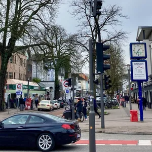 Die Einmündung zur Waitzstraße in Groß Flottbek