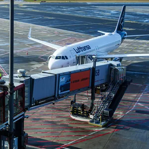 Lufthansa-Maschine am Hamburger Airport (Archivbild).