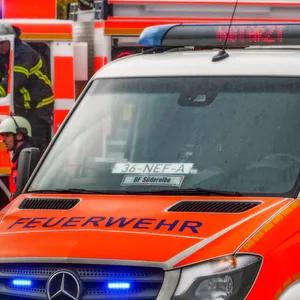 Auf UKE Gelände – Arbeiter stürtzt in Baugrube – schwierige Rettung