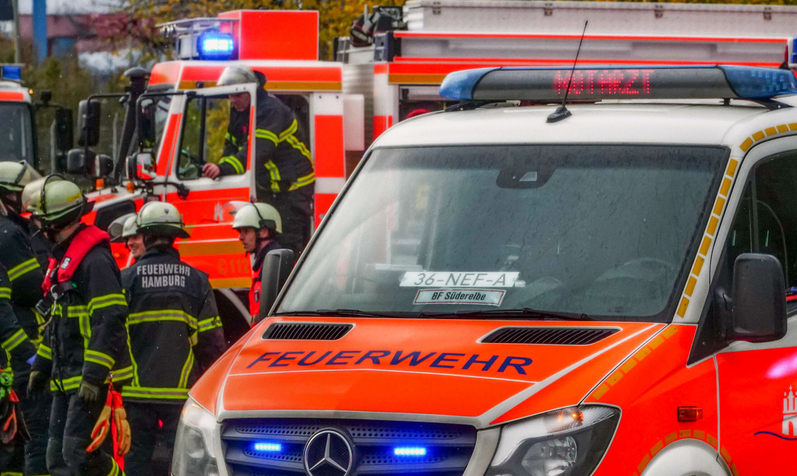Gasverpuffung in Keller in Rissen – Bewohnerin mit Notarzt in Spezialklinik