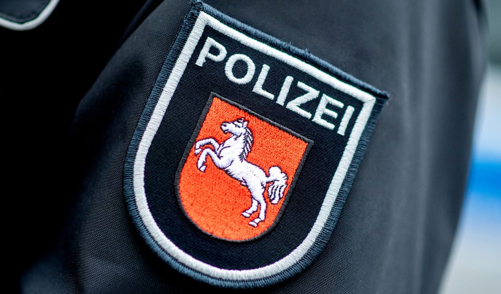 Rassismus-in-der-Chatgruppe-Drei-Polizisten-weiter-im-Dienst