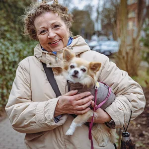 Für die Angestelle Dagmar Käckenhoff (60) darf am Lokstädter Marktplatz alles bleiben, wie es ist.