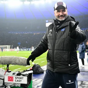 HSV-Trainer Walter vor dem Pokalspiel in Berlin