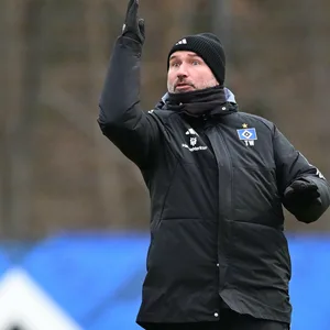 Tim Walter macht im HSV-Training klare Ansagen