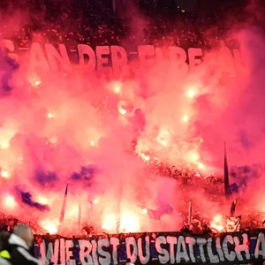 Auch in Berlin sorgten die HSV-Fans für feurige Untermalung ihres Supports.