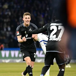 Miro Muheim brachte den HSV in Berlin in Führung.