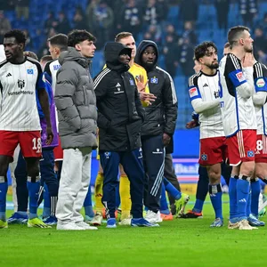 HSV-Spieler nach dem Sieg gegen Elversberg