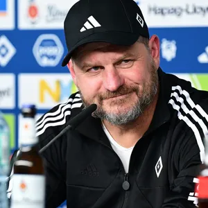 Steffen Baumgart bei seiner ersten Pressekonferenz als HSV-Trainer