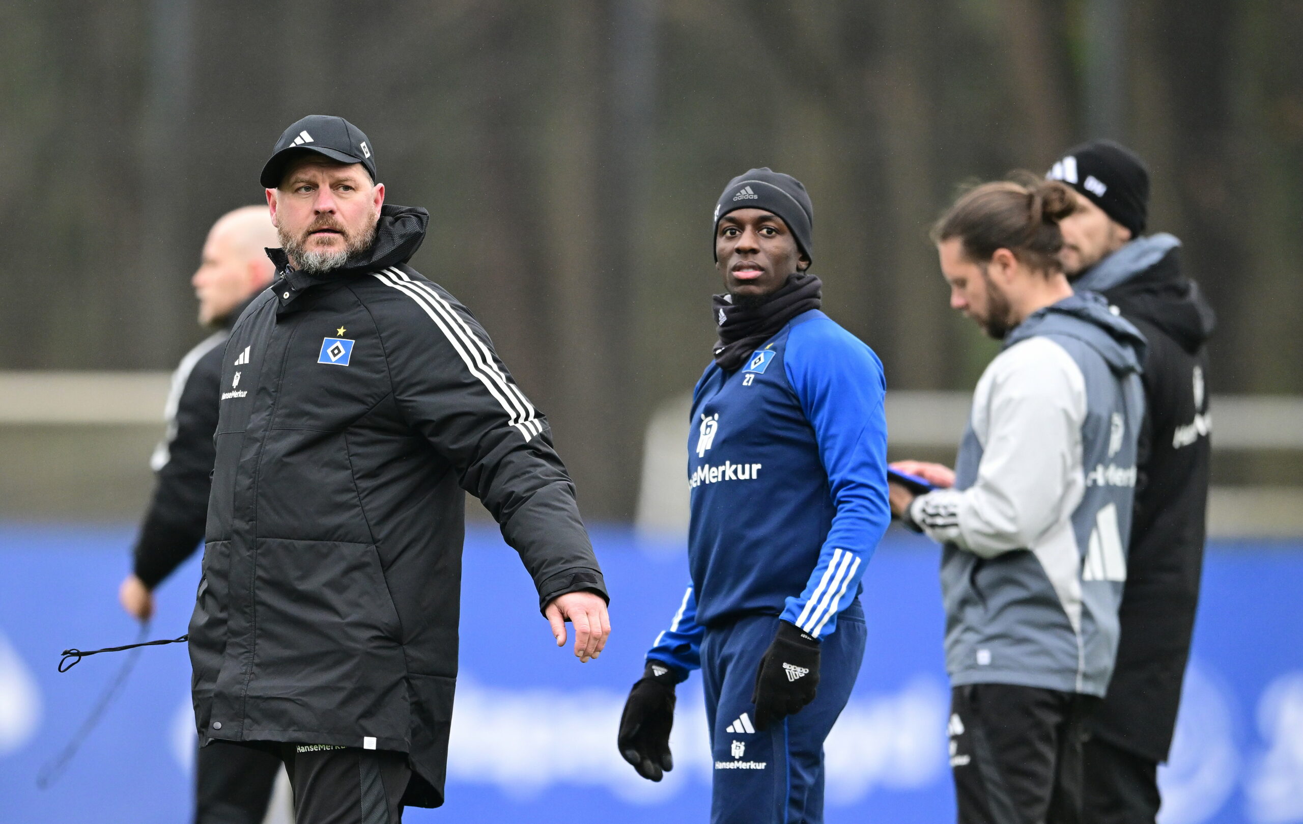 HSV-Trainer Steffen Baumgart kann in seinem ersten Spiel nicht auf Jean-Luc Dompé setzen.