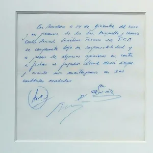 Die Serviette, auf der Lionel Messi im Alter von 13 Jahren unterschrieb