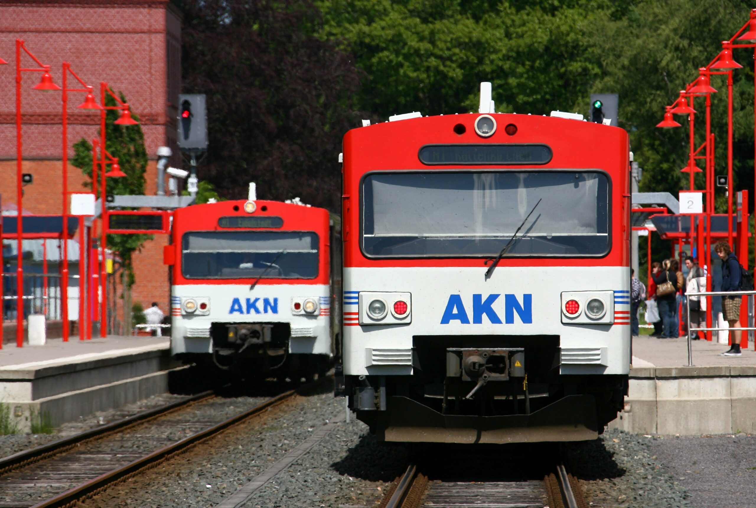 AKN-Züge stehen im Bahnhof von Bad Bramstedt (Symbolfoto).