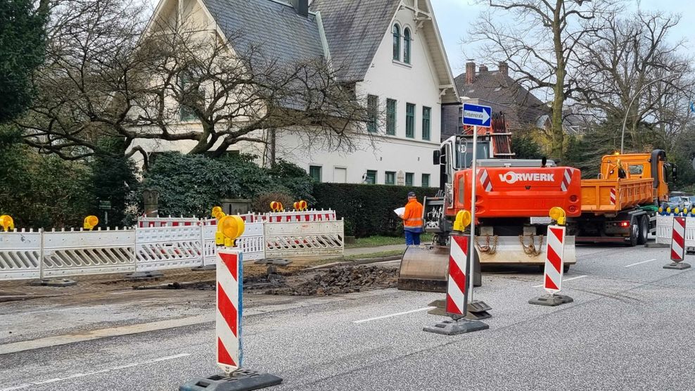 Die Bauarbeiten an der Rohrleitung unterhalb der Elbchaussee.