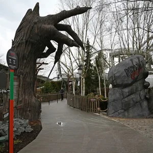 Der Eingang zur „Dämonen Gruft“ im Heide Park Resort