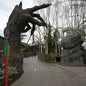 Der Eingang zur „Dämonen Gruft“ im Heide Park Resort