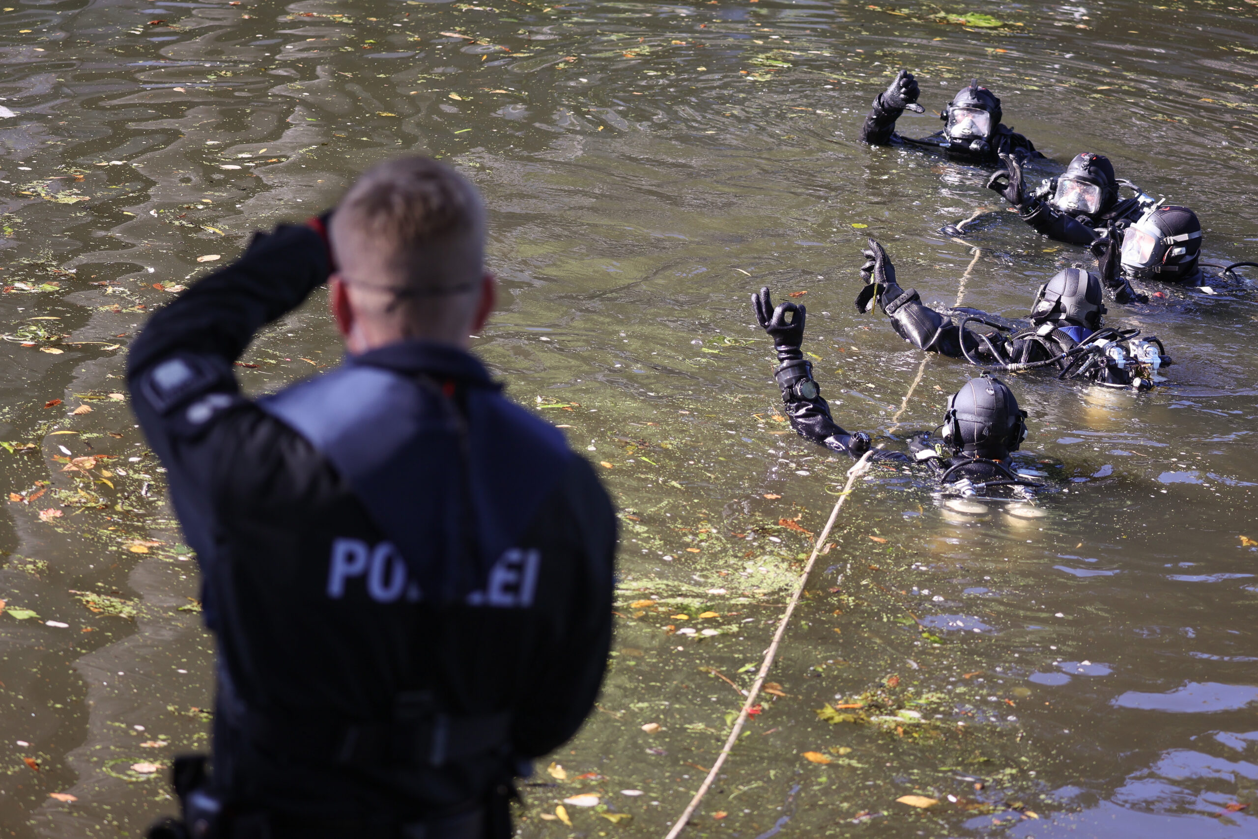 Polizeitaucher in der Alster (Archivbild).