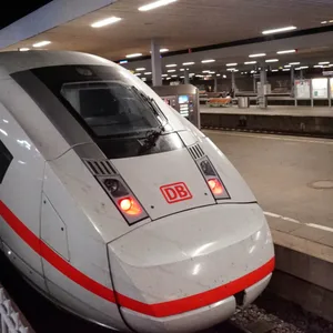 Ein ICE im Bahnhof Altona (Symbolbild).
