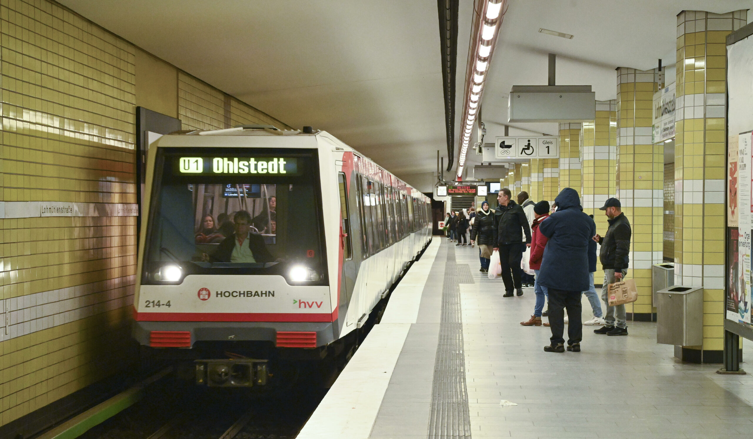 U-Bahnstation Lohmühlenstraße