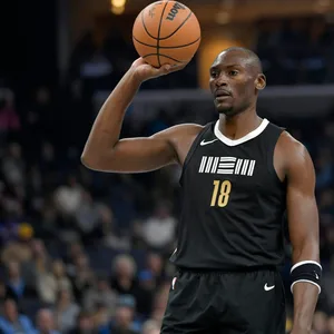 Bismack Biyombo.