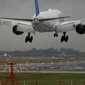 Ein Flugzeug der amerikanischen Fluggesellschaft United Airlines (Symbolbild)