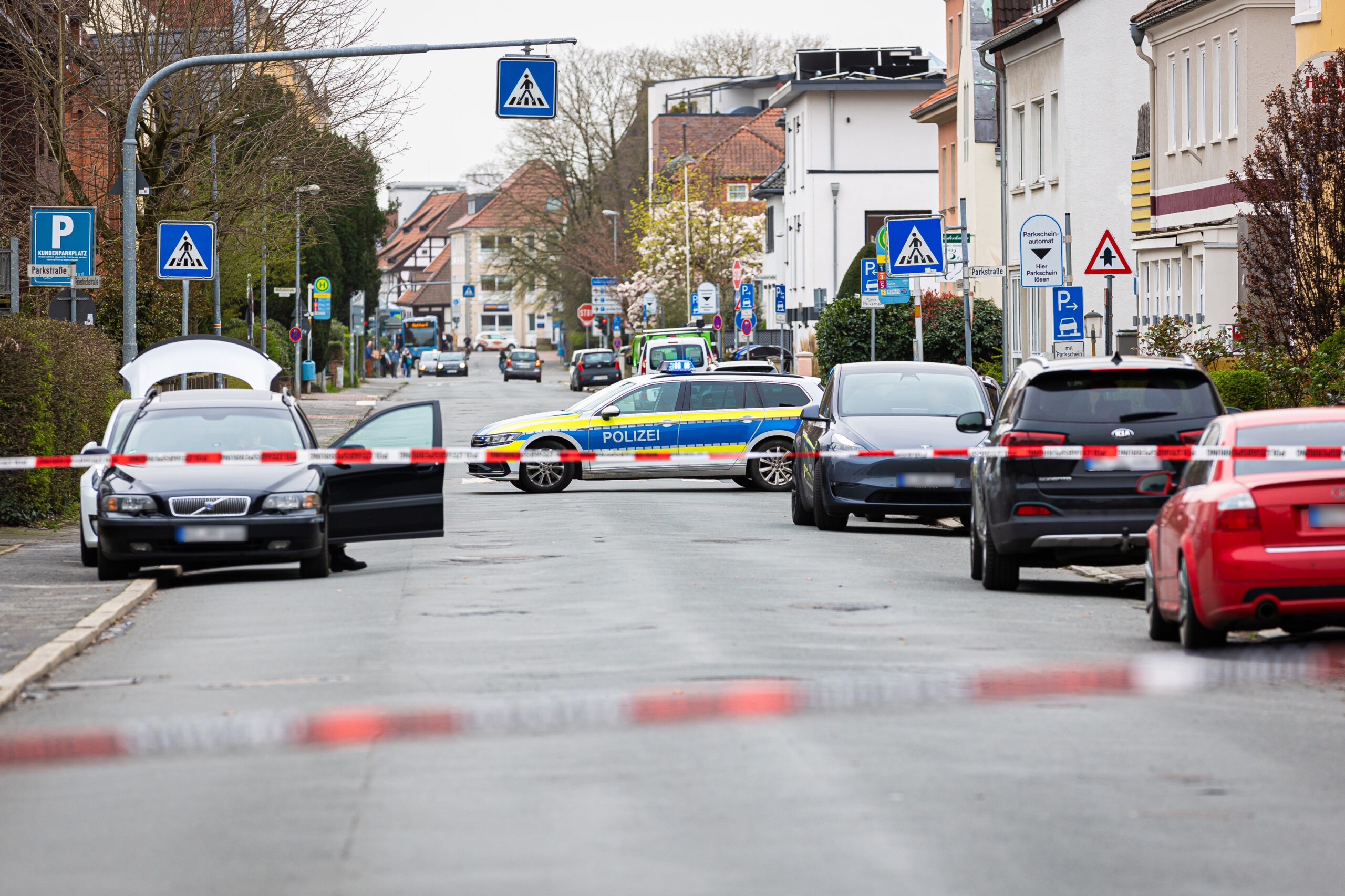 Die Friedrichstraße in Nienburg wurde von der Polizei abgesperrt