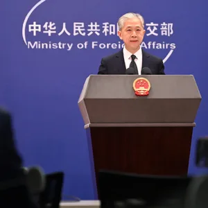 Wang Wenbin, der Sprecher des chinesischen Außenministeriums, spricht auf einer Pressekonferenz.