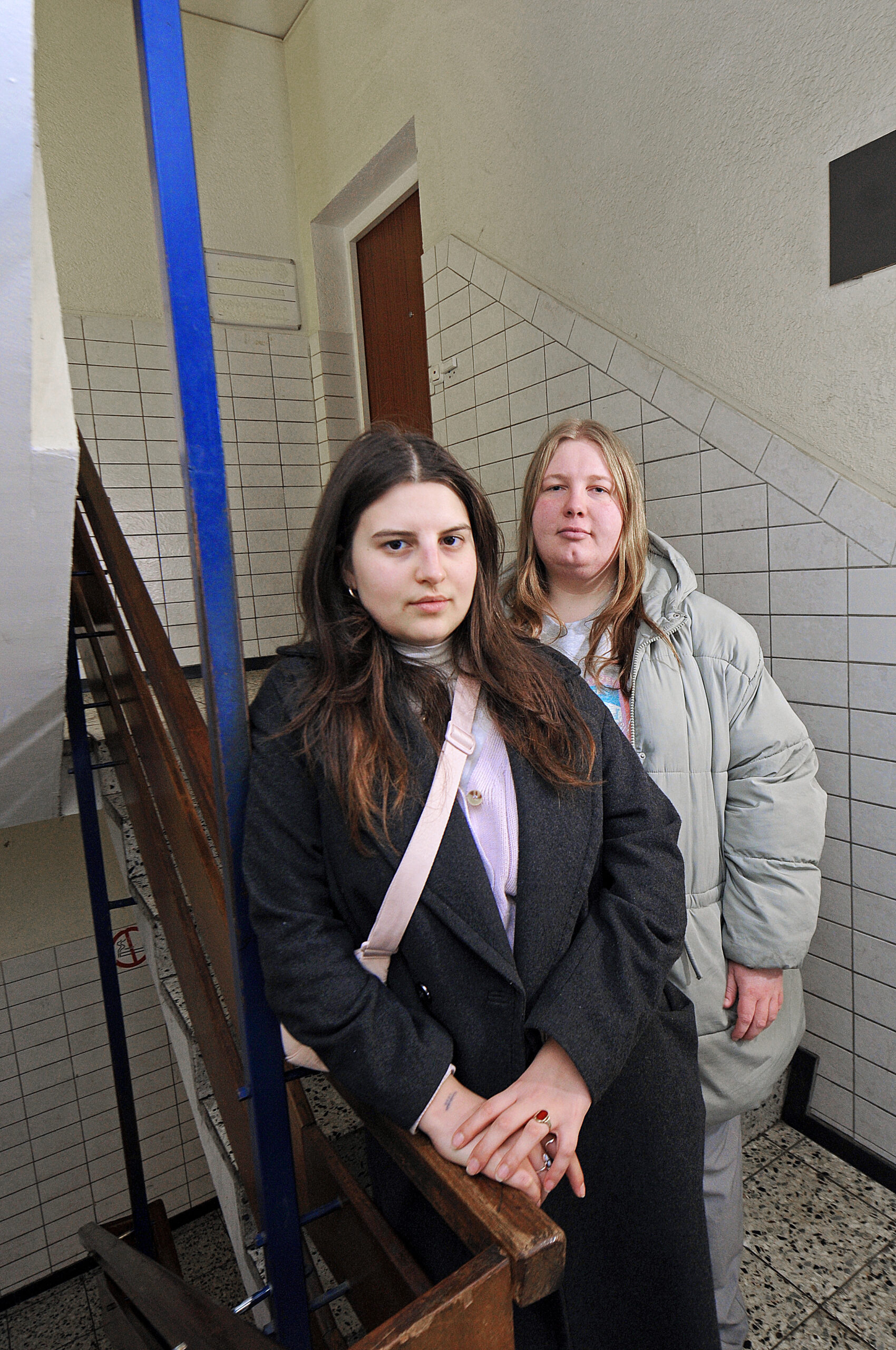 Margarita H. (links) und Lara O. wurden bei der Wohnungssuche um circa 3600 Euro abgezockt – und stehen ohne Wohnung da.