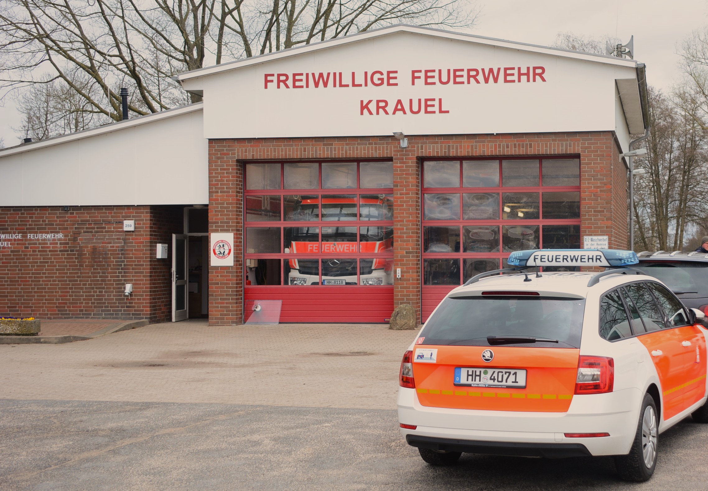 Einbruch in Hamburger Feuerwehrhaus Täter stehlen teures Gerät das auf dem schwarzmarkt Absatz findet.