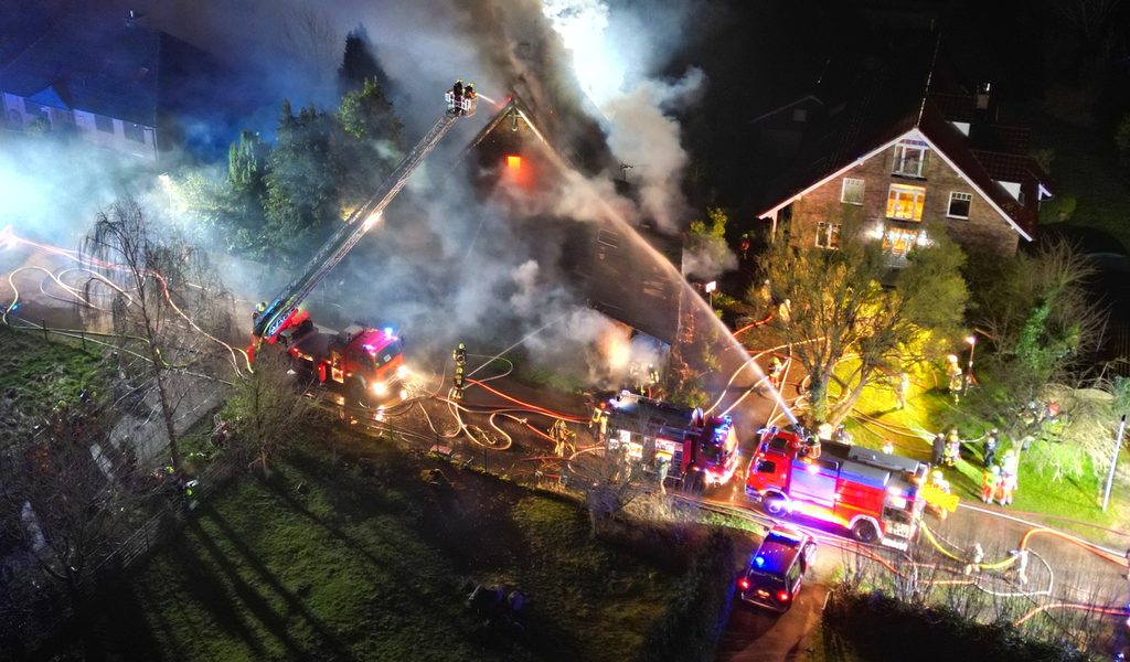 Bizarrer Streit Um Feuerwehrauto Brand Eskaliert Familie Verliert Alles Mopo 3002