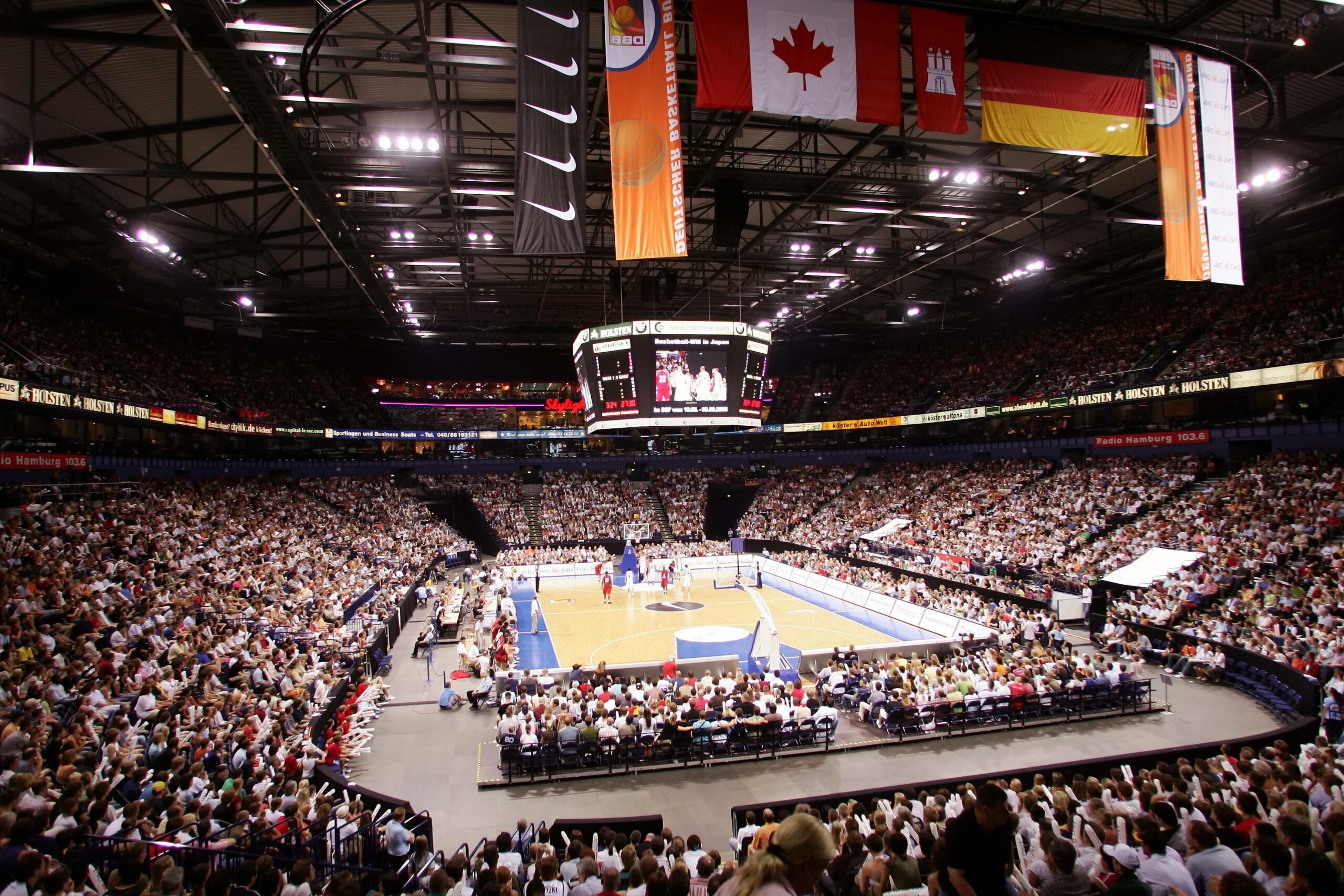 Blick auf die Barclays Arena im Jahr 2006