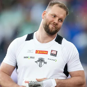 Eivind Henriksen hat sich beim Müllrausbringen verletzt
