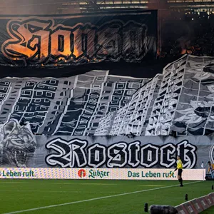 Skandal-Choreo der Rostock-Fans vorm St. Pauli-Spiel