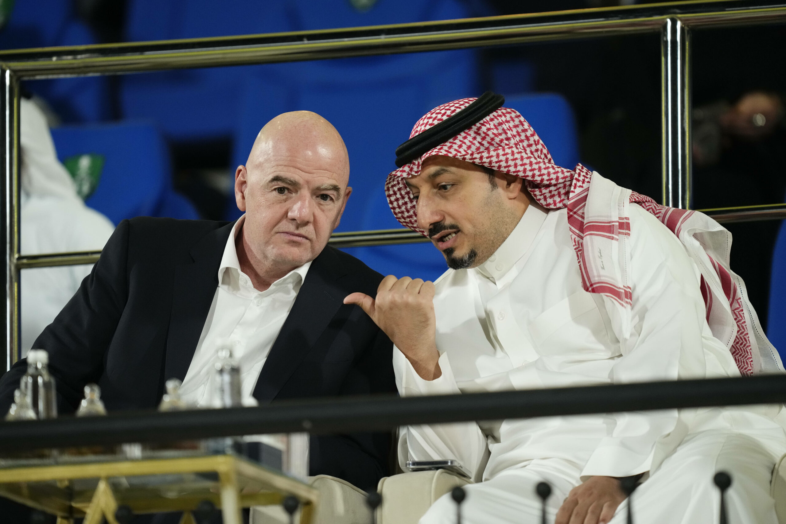 FIFA-Boss Giovanni Infantino neben Yasser Al Misehal, Fußball-Boss in Saudi-Arabien