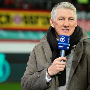 Bastian Schweinsteiger am ARD-Mikrofon