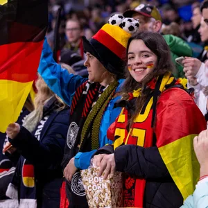 Deutsche Fans beim Nations League Spiel der Frauen (Symbolbild)
