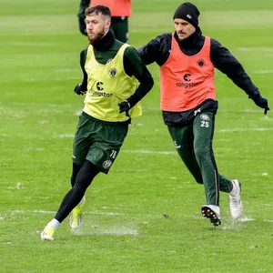 Adam Dzwigala im Training mit Marcel Hartel